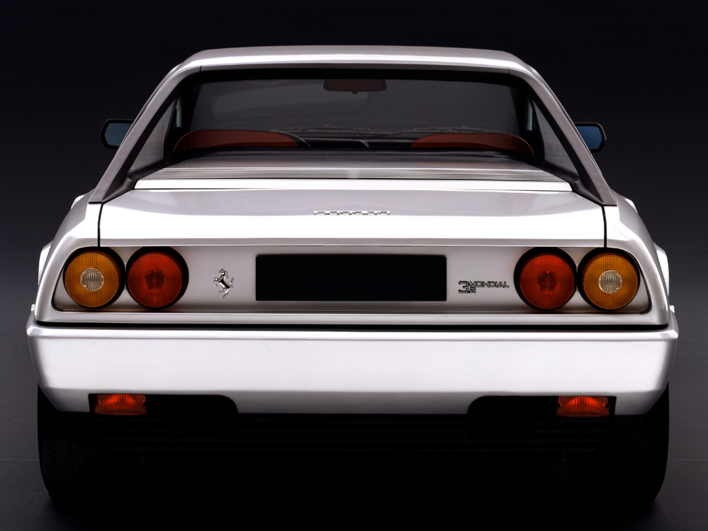 - Il modello Ferrari 3.2 Mondial fu presentato al Salone di Francoforte del 1985.