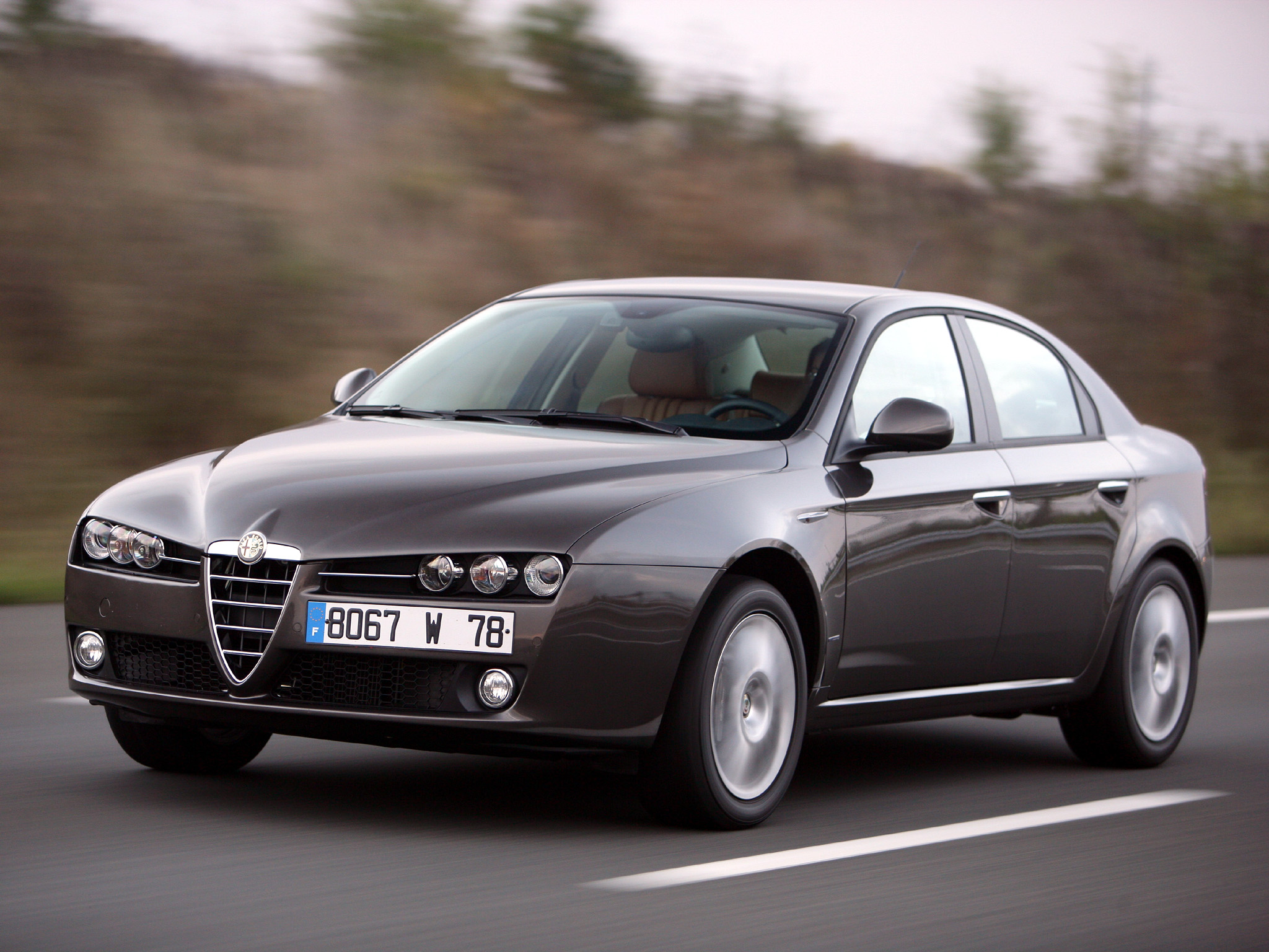 Svårt eleganta Alfa 159 tog över som en betydligt mer premium-inriktad vagn än föregångaren 156. Produktion 2005-2011. 