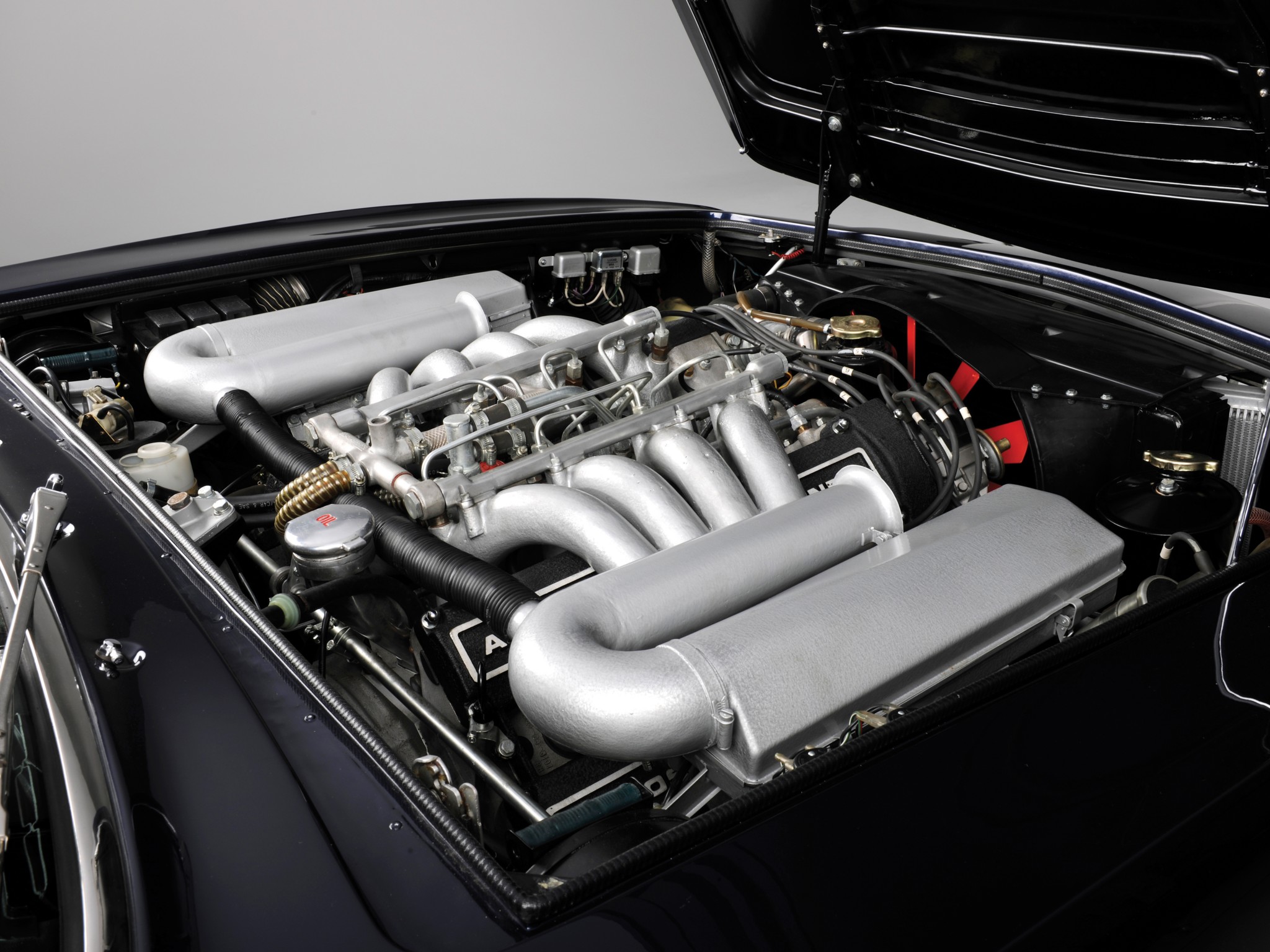 DBS V8 engine