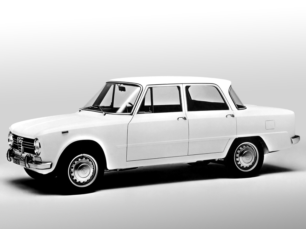 Alfa Giulia med premiär 1962. Den representerade det moderna Alfa Romeo med moderiktig form och masstillverkning på löpande band. 
