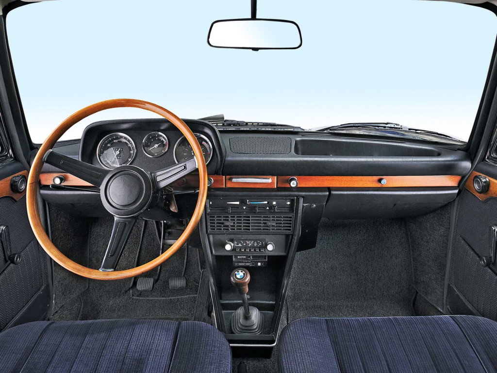BMW 2000 Tii interior