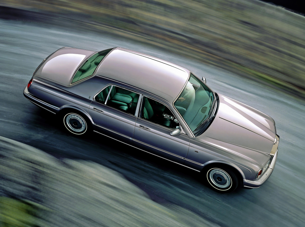 Rolls Royce Silver Seraph innebar en nystart för märket, med drivlinor från BMW och ägande från densamma. Ändå en kultiverad och påkostad vagn!